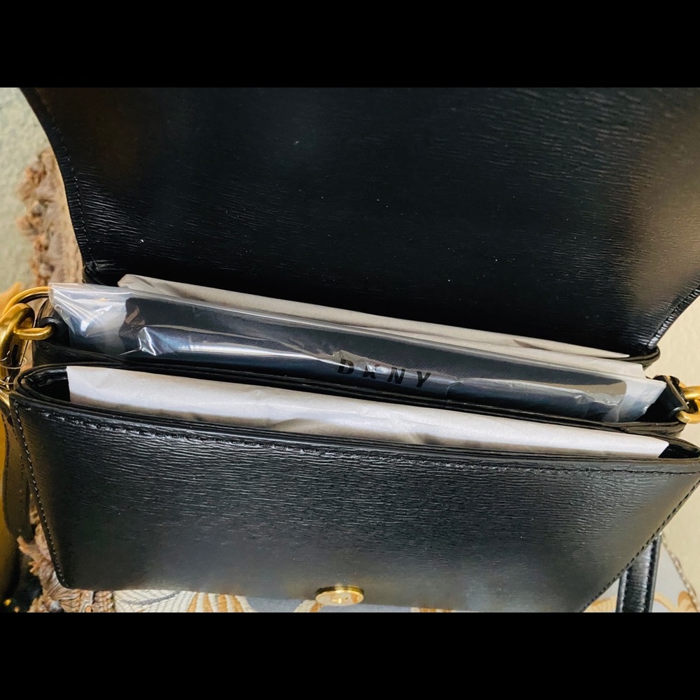 DKNY Paige Flip Floral Cross body - Picture 6 of 8